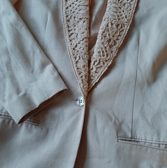 Karen Kane|Blush Blazer - Picture 3 of 7